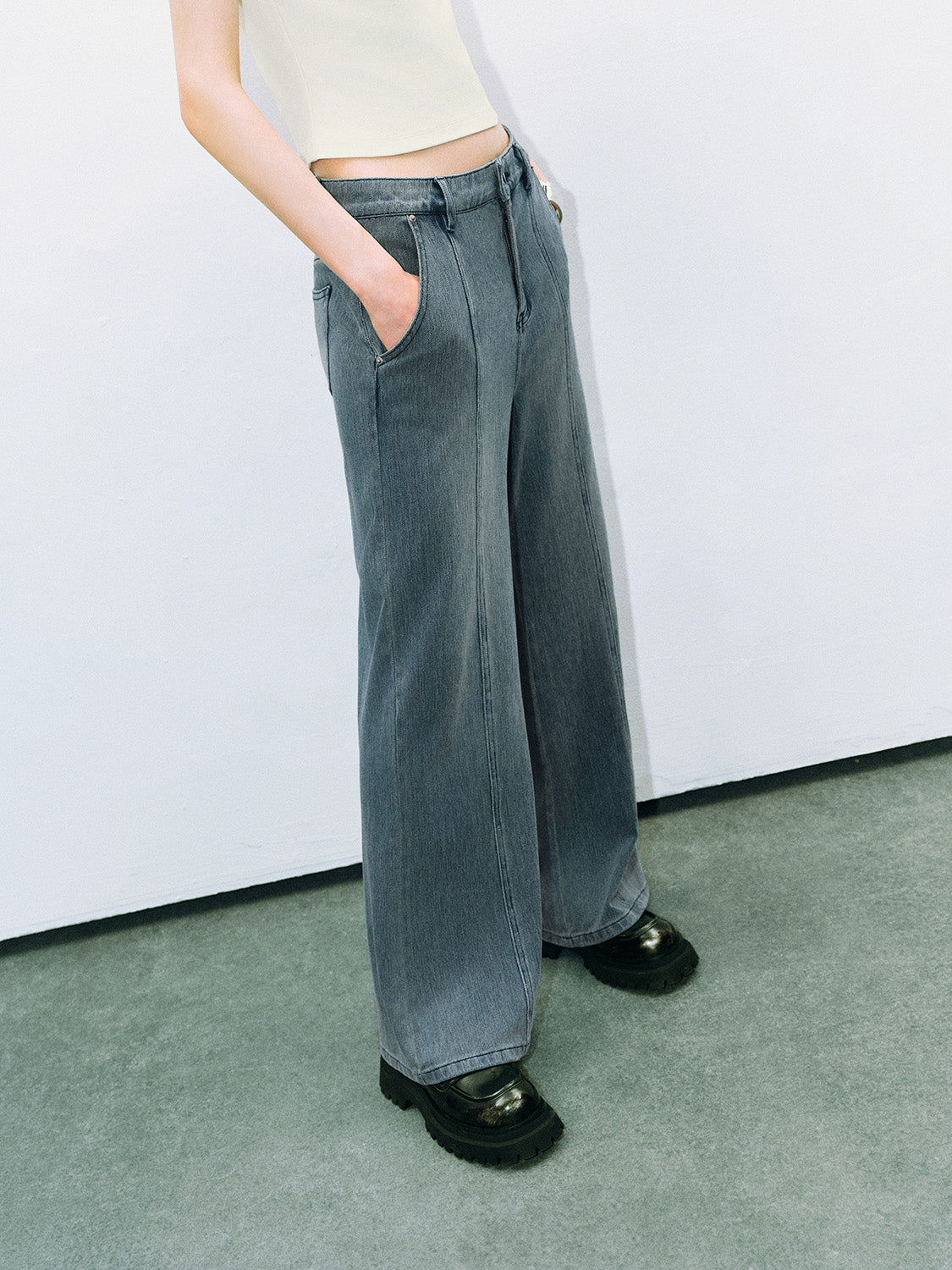 Wide-Leg Jeans