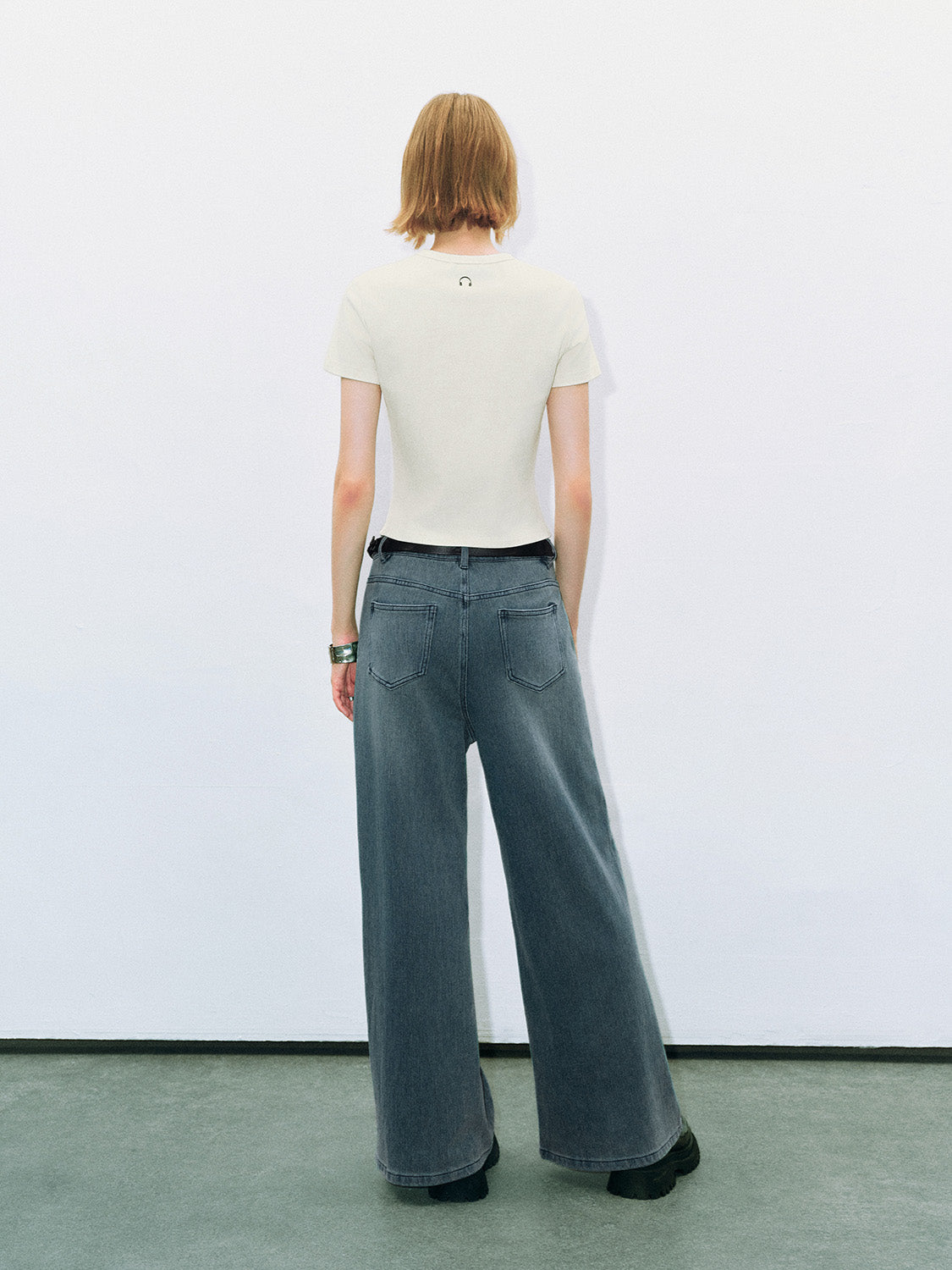 Wide-Leg Jeans