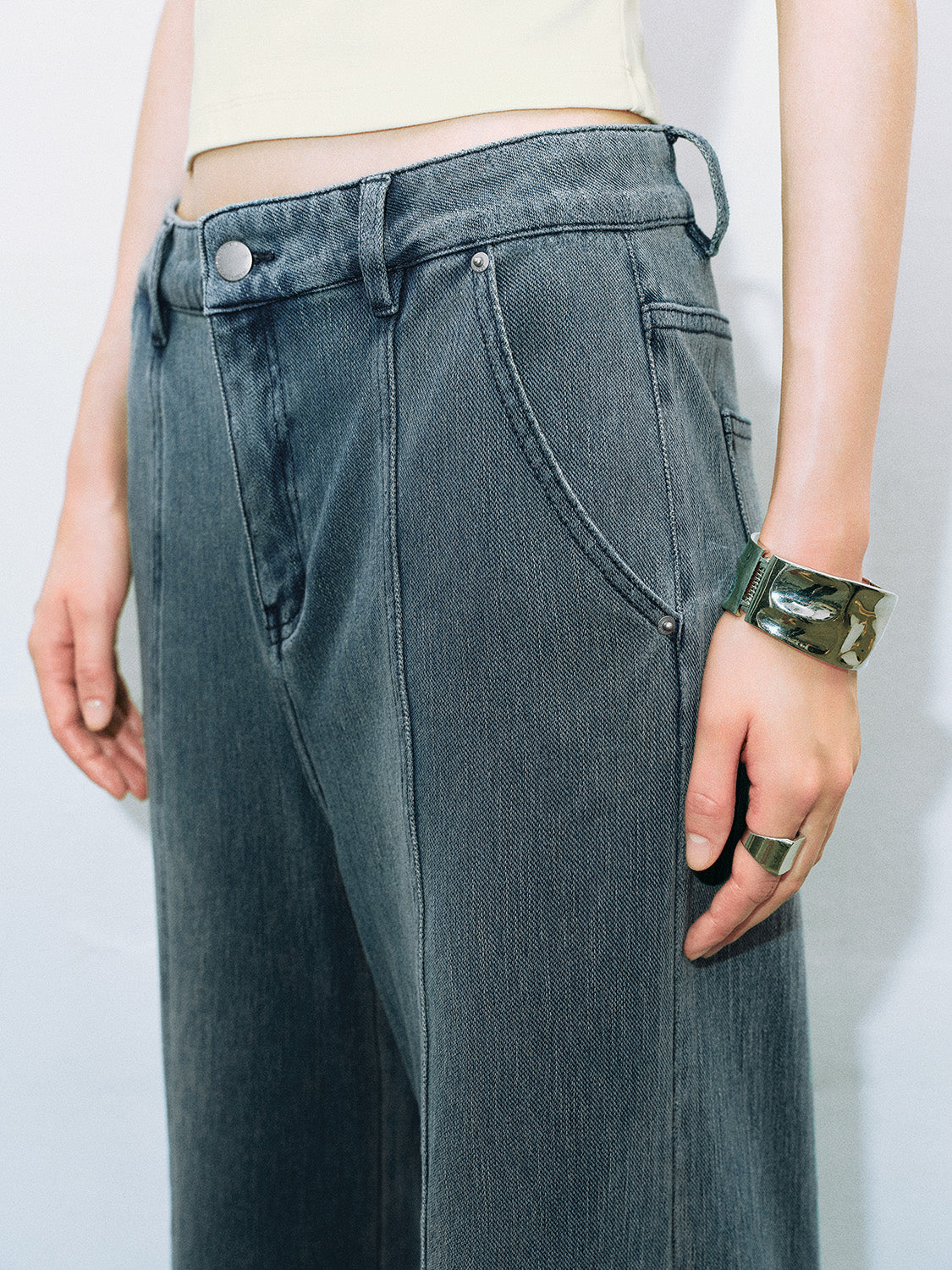 Wide-Leg Jeans