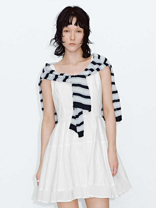 U-Neck Contrast Trim Strappy Pleated A-Line Midi Dresses