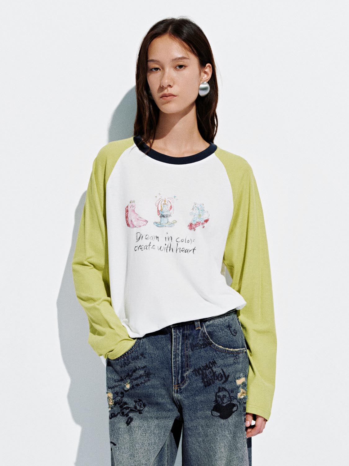 Contrast Raglan Sleeve Graphic T-Shirts