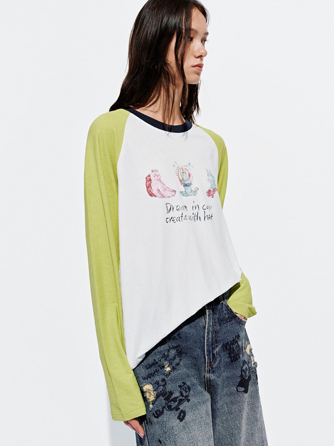 Contrast Raglan Sleeve Graphic T-Shirts