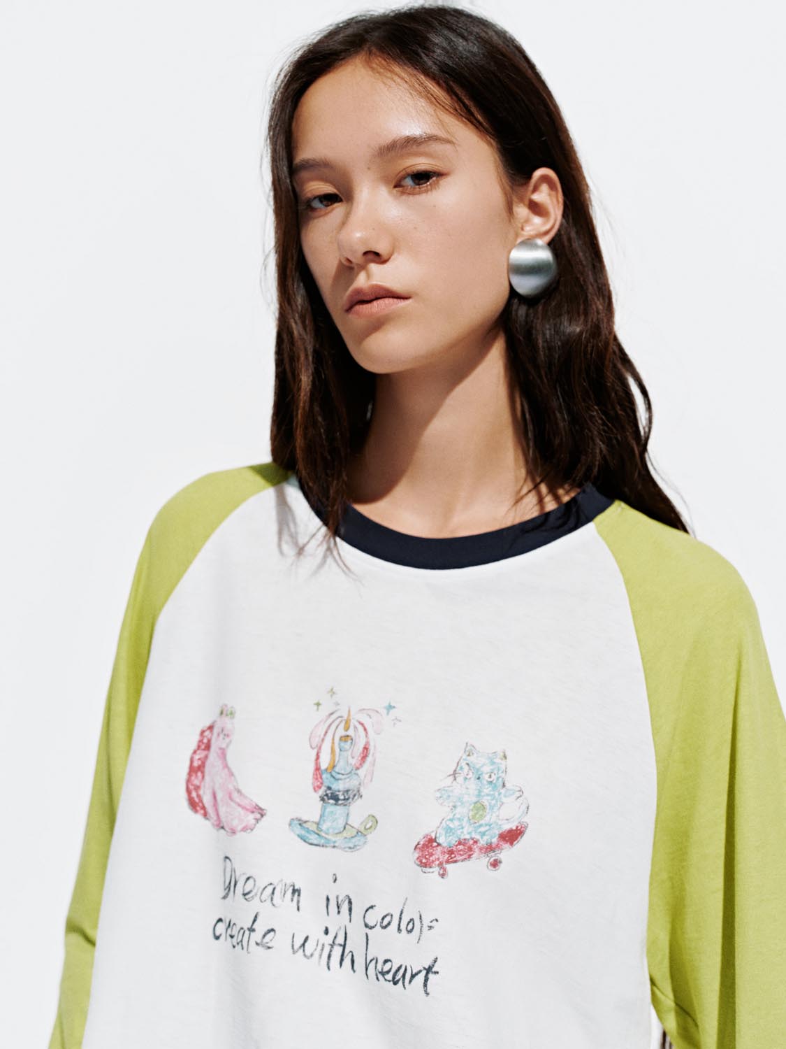 Contrast Raglan Sleeve Graphic T-Shirts