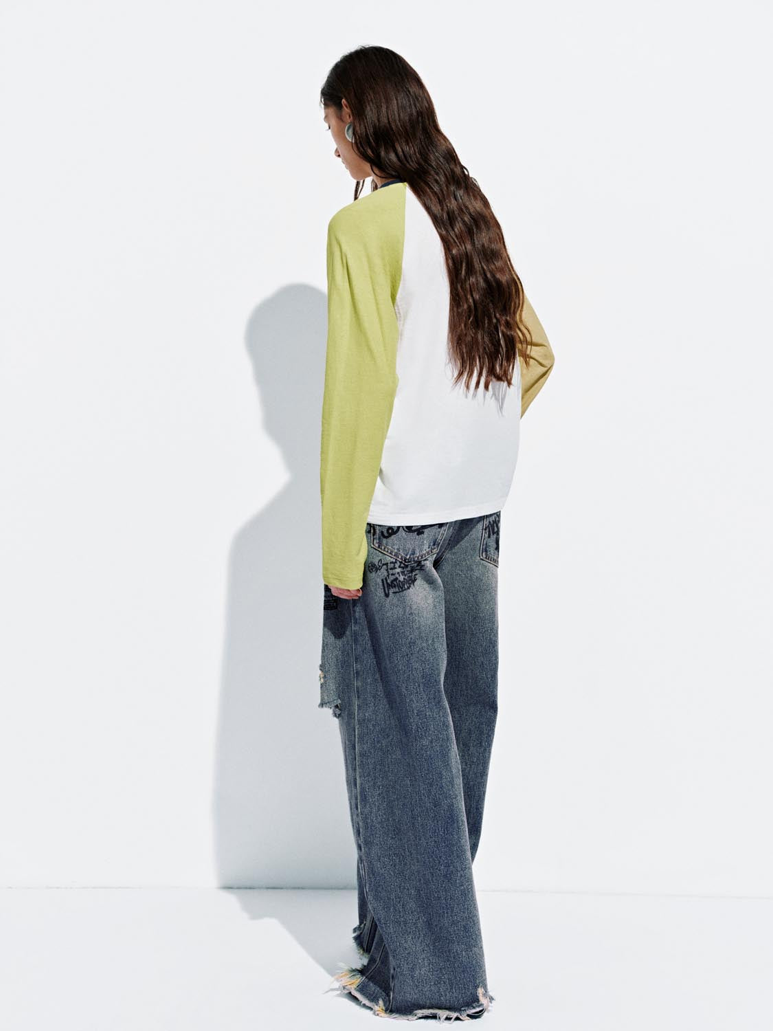 Contrast Raglan Sleeve Graphic T-Shirts