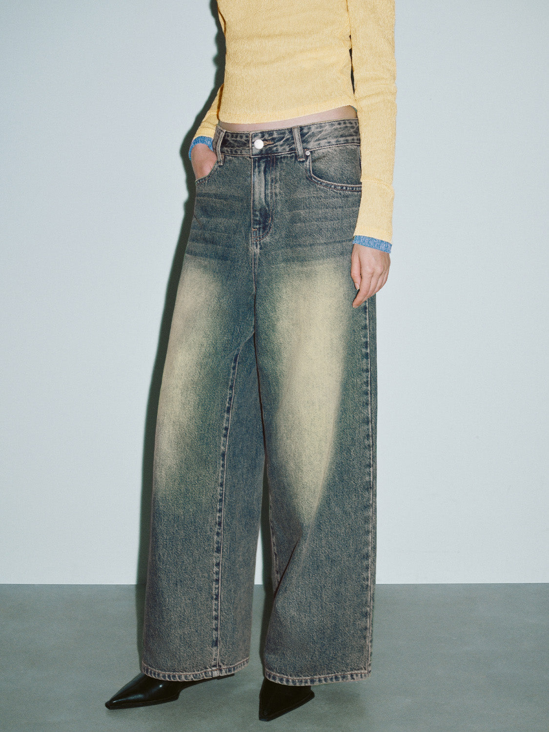 Wide-Leg Loose Jeans