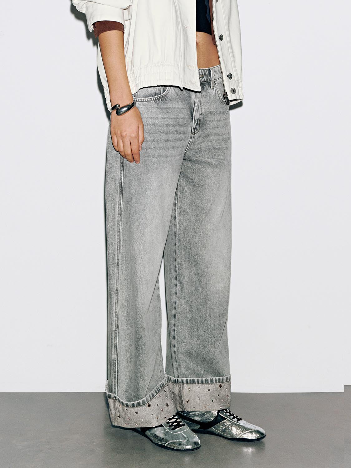 Loose Fit Barrel Leg Jeans
