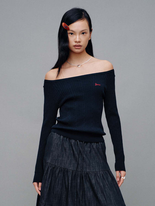 Embroidered Boat Neck Long Sleeve Knitted T-Shirts