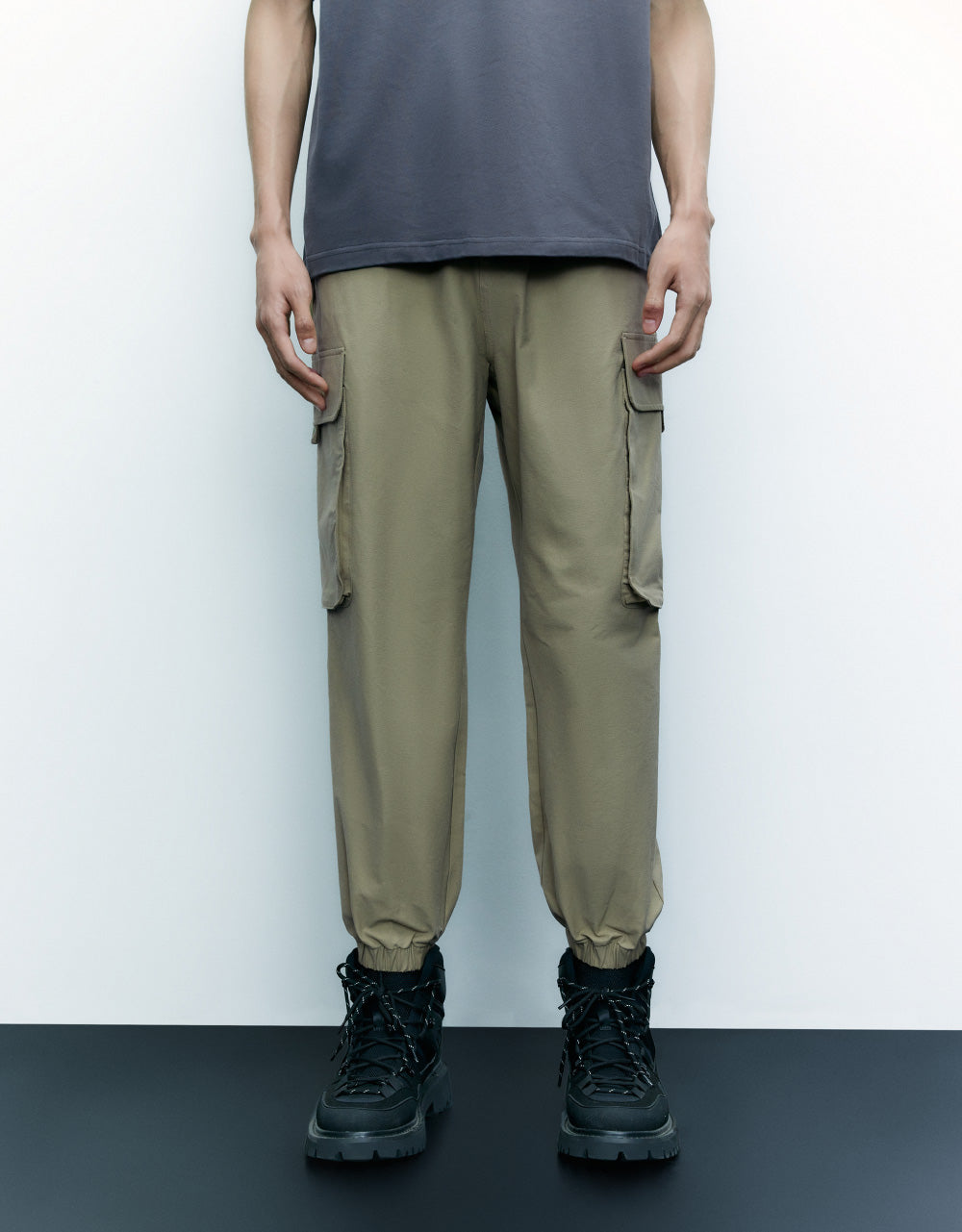 Multi-Pockets Drawstring Waist Jogger Pants