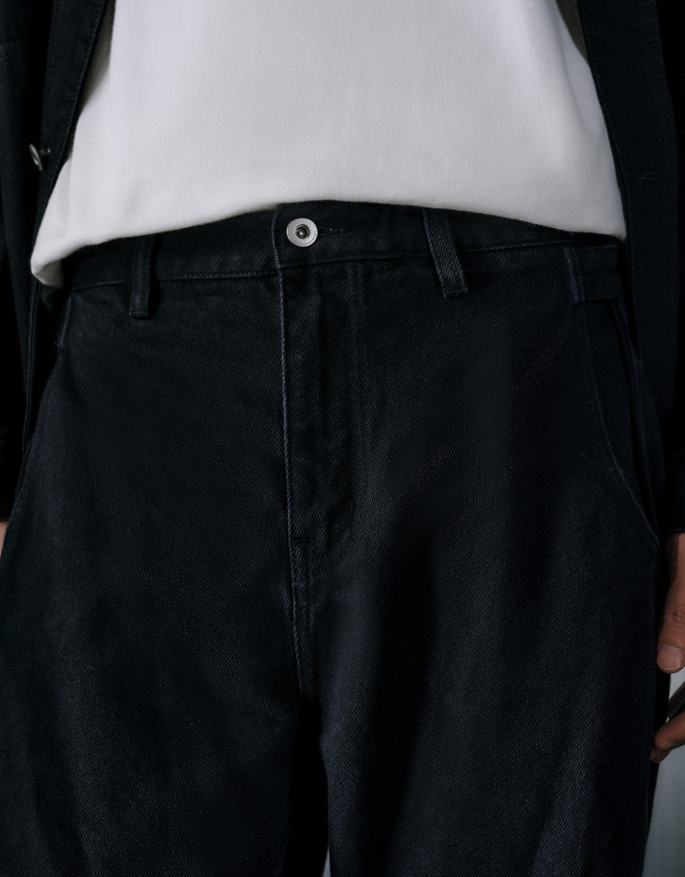 Free Edge Loose Jeans