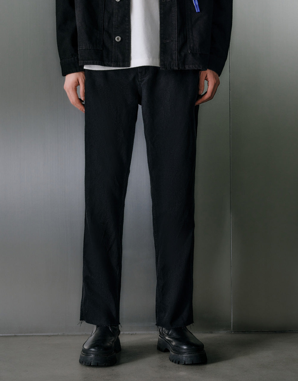 Free Edge Loose Jeans