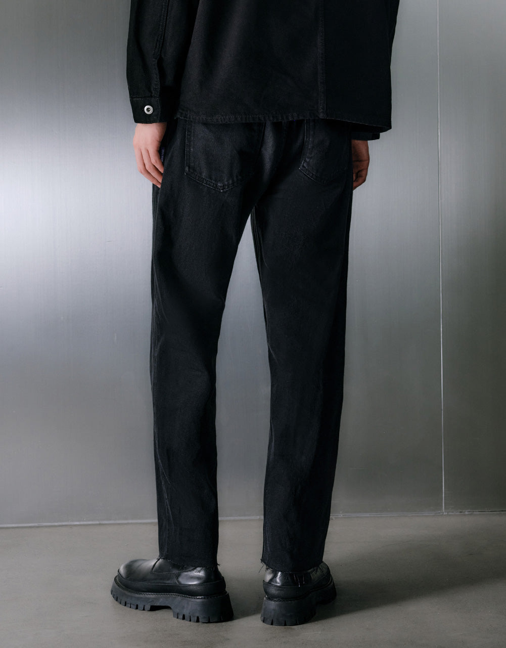 Free Edge Loose Jeans