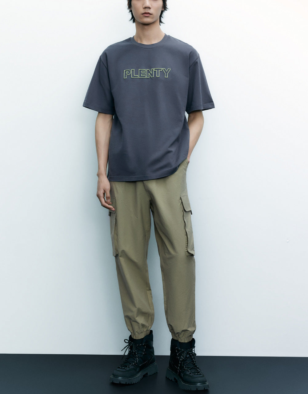 Multi-Pockets Drawstring Waist Jogger Pants
