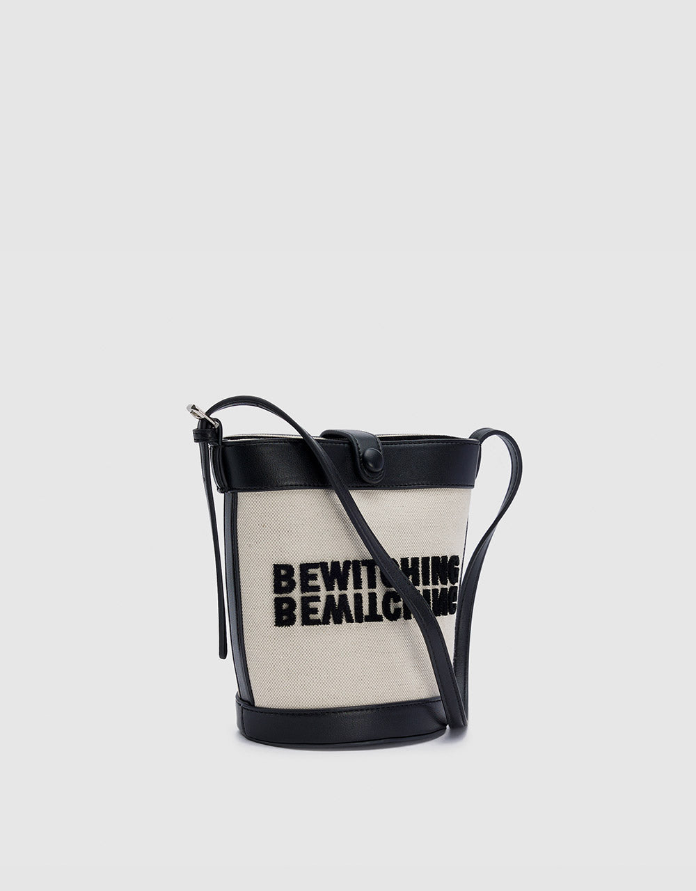 Contrast Letter Bucket Bag