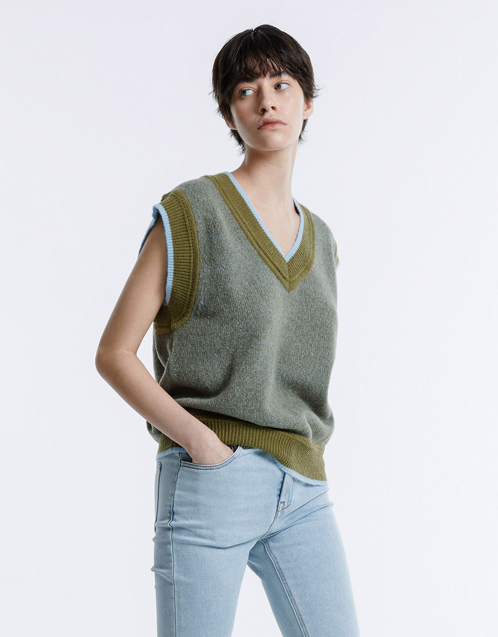 Contrast Color Sweater Vest