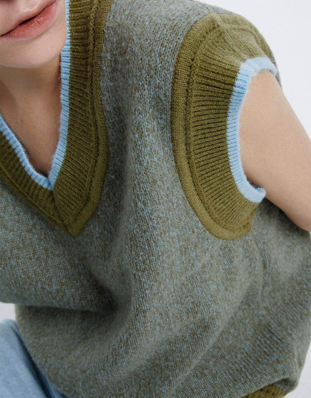 Contrast Color Sweater Vest