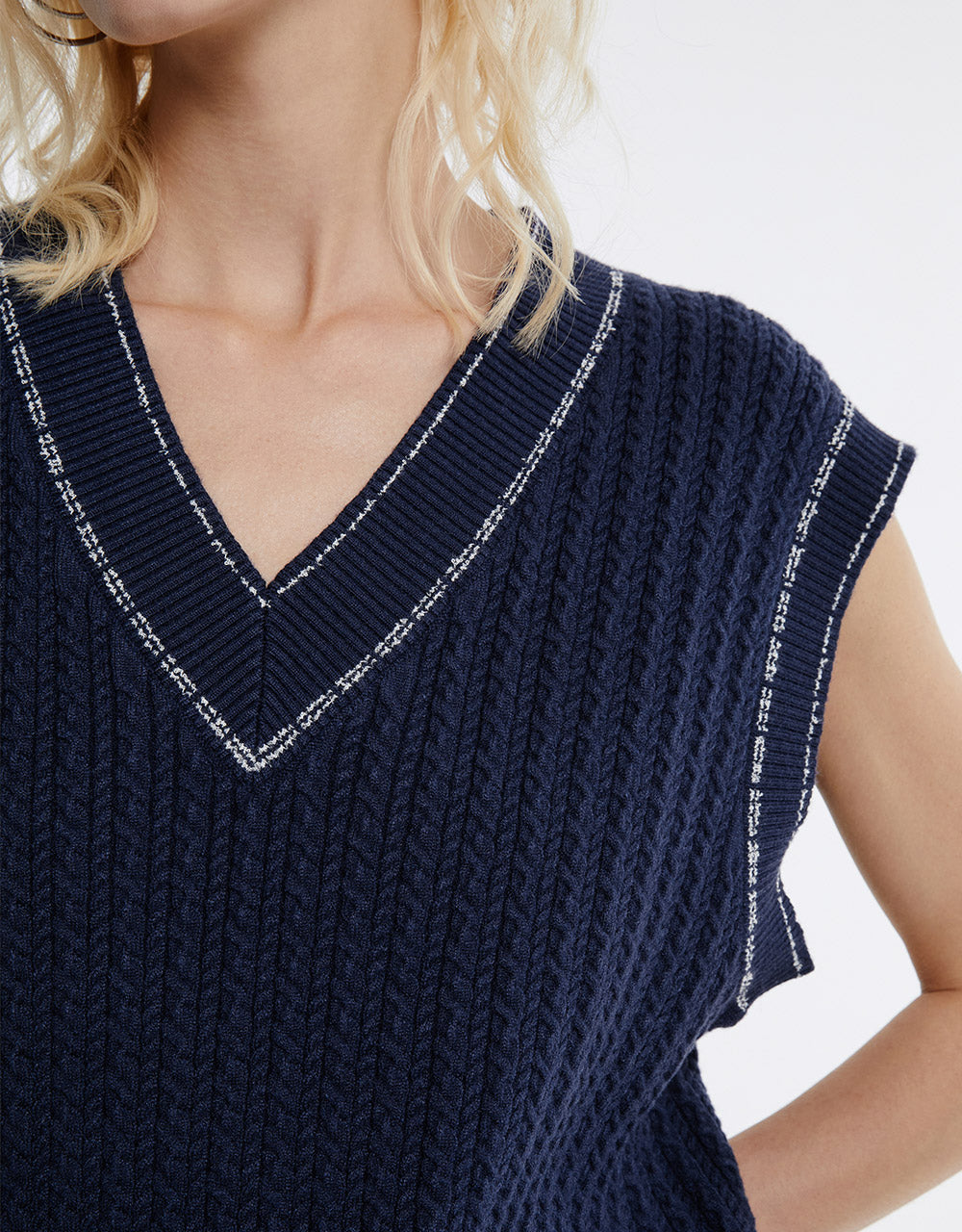 Contrast Trim Sweater Vest