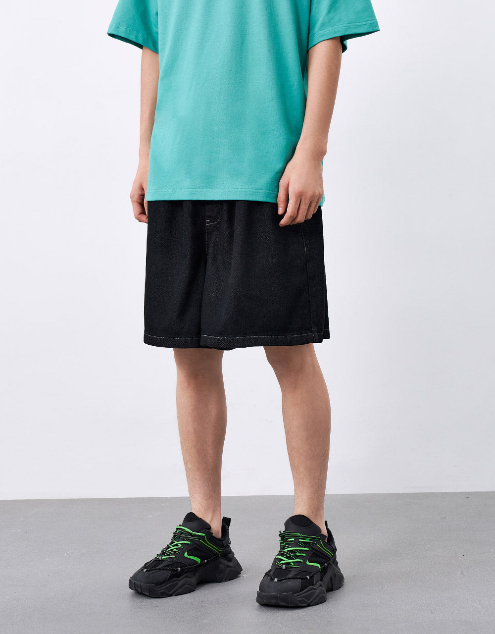 Elastic Waist DenimShorts