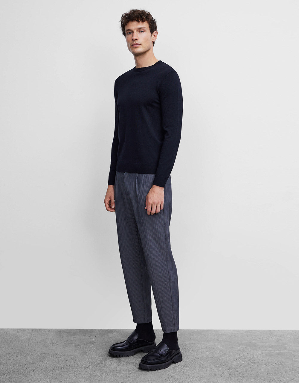Textured Pleated Straight Pants