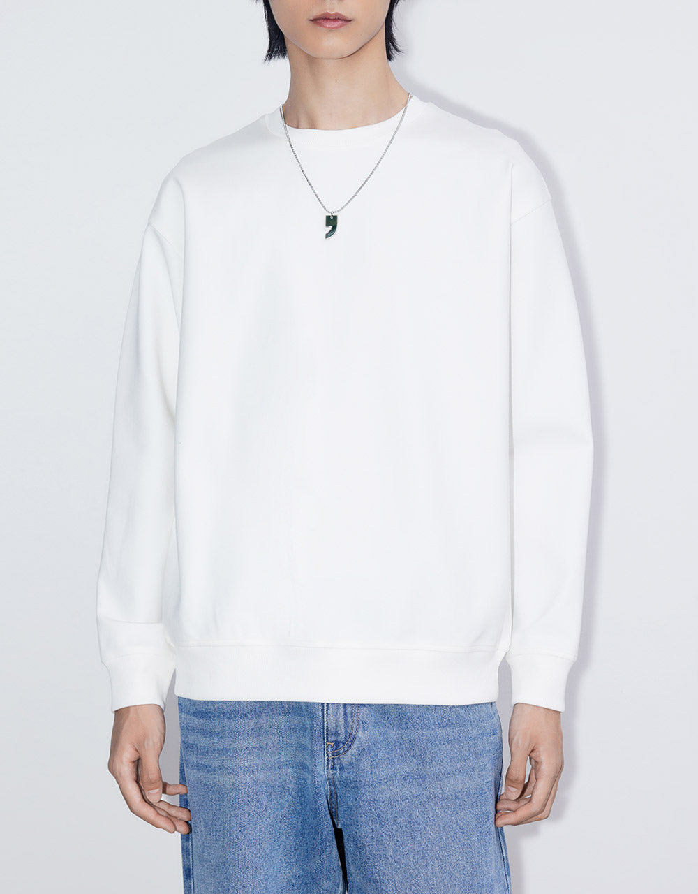 Sweatshirt With Necklace