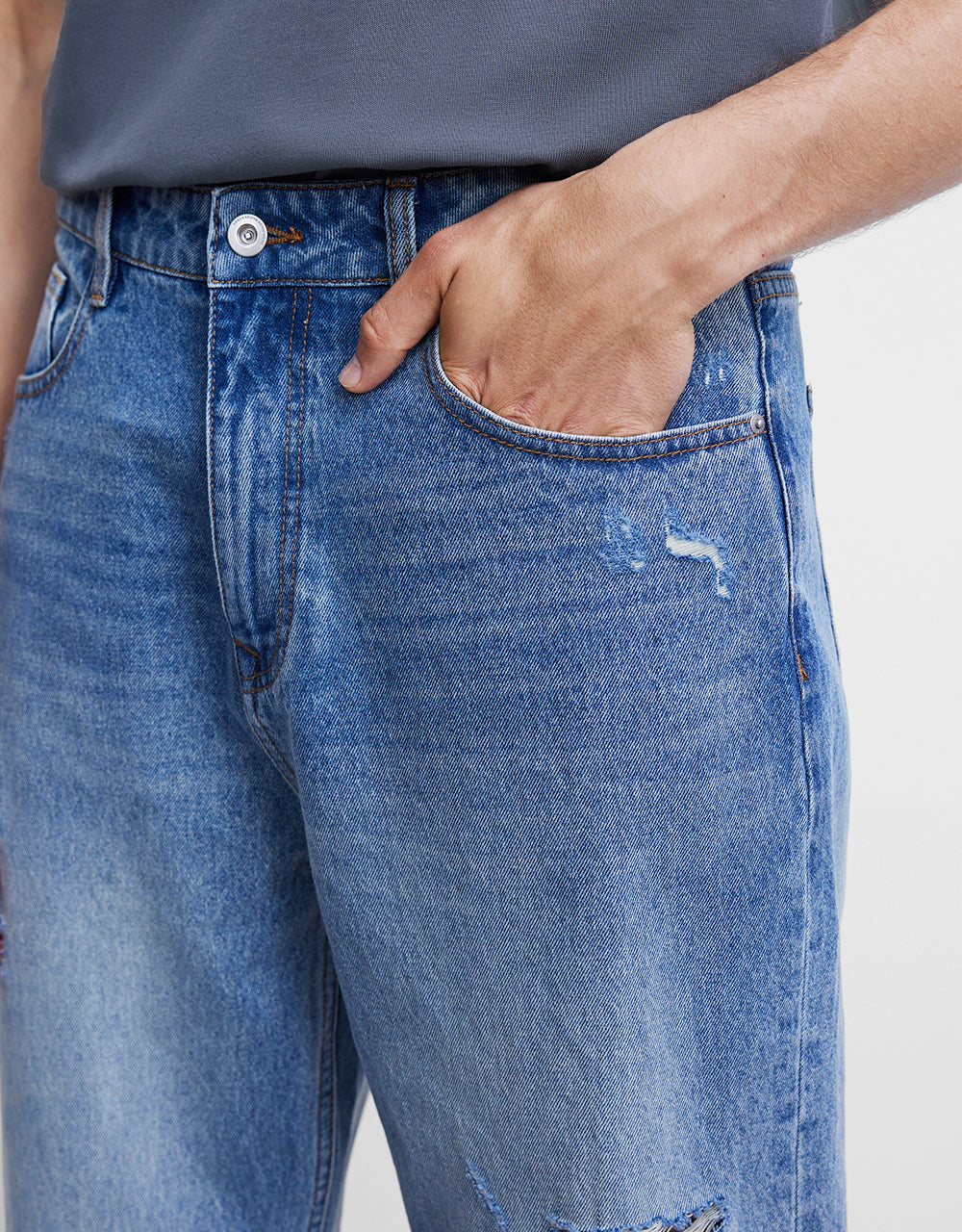 Ripped Loose Fit Jeans