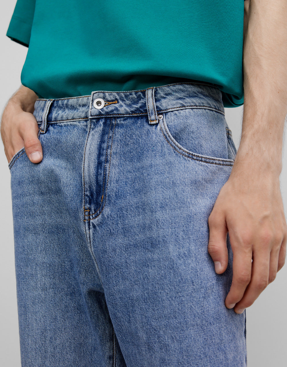 Ripped Straight Jeans