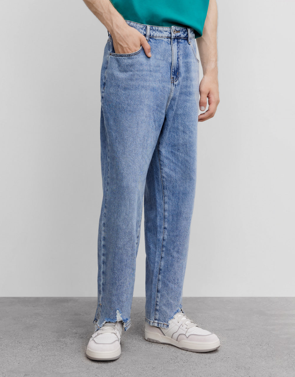 Ripped Straight Jeans
