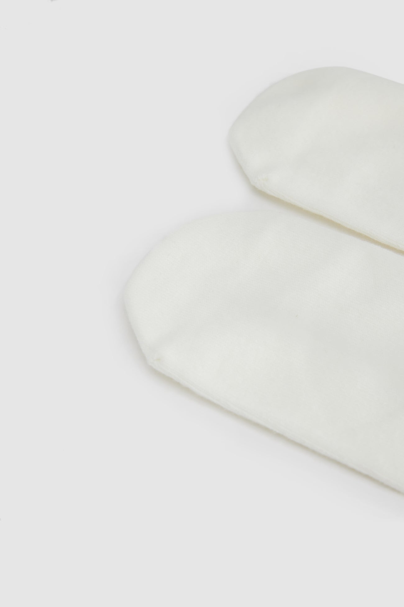 Bunny Pom Pom Décor Mid-Length Socks