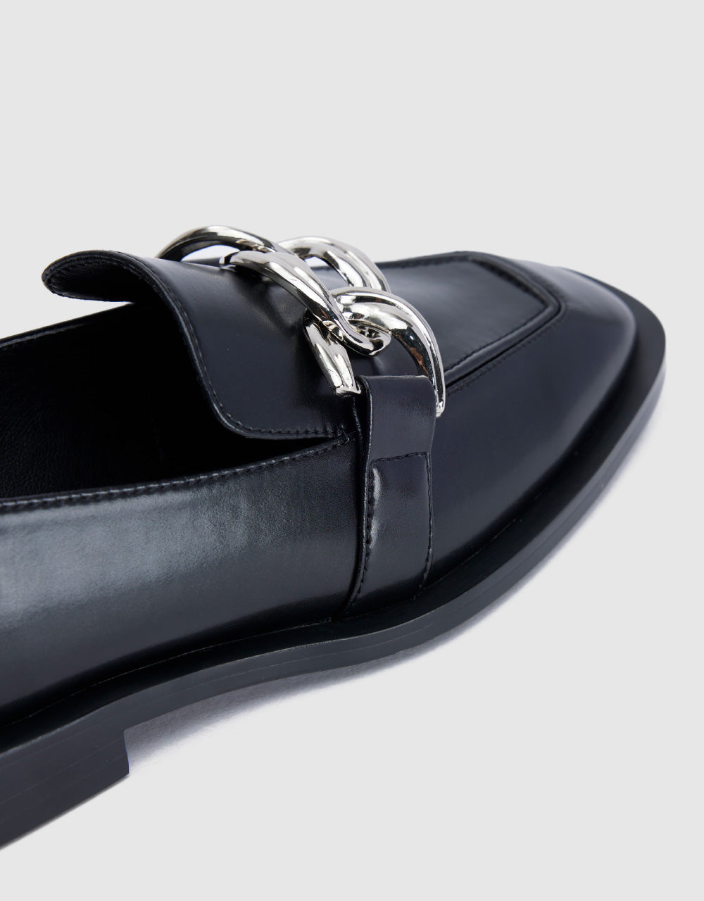 Chain Front Low Heeled Flats