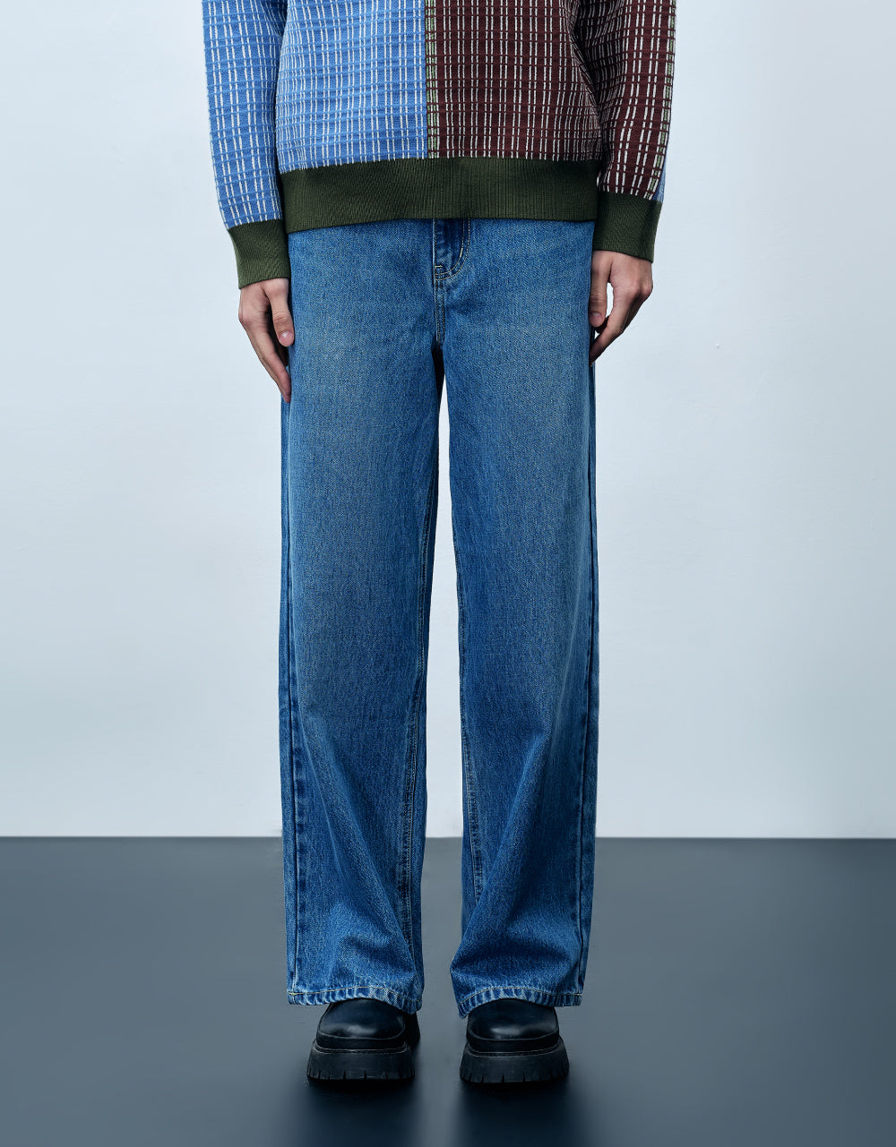 Loose Fit Straight Jeans