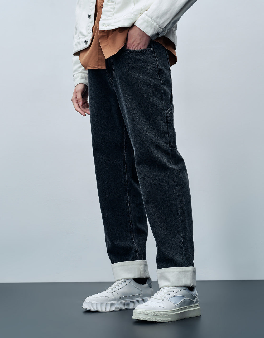 Loose Straight Jeans