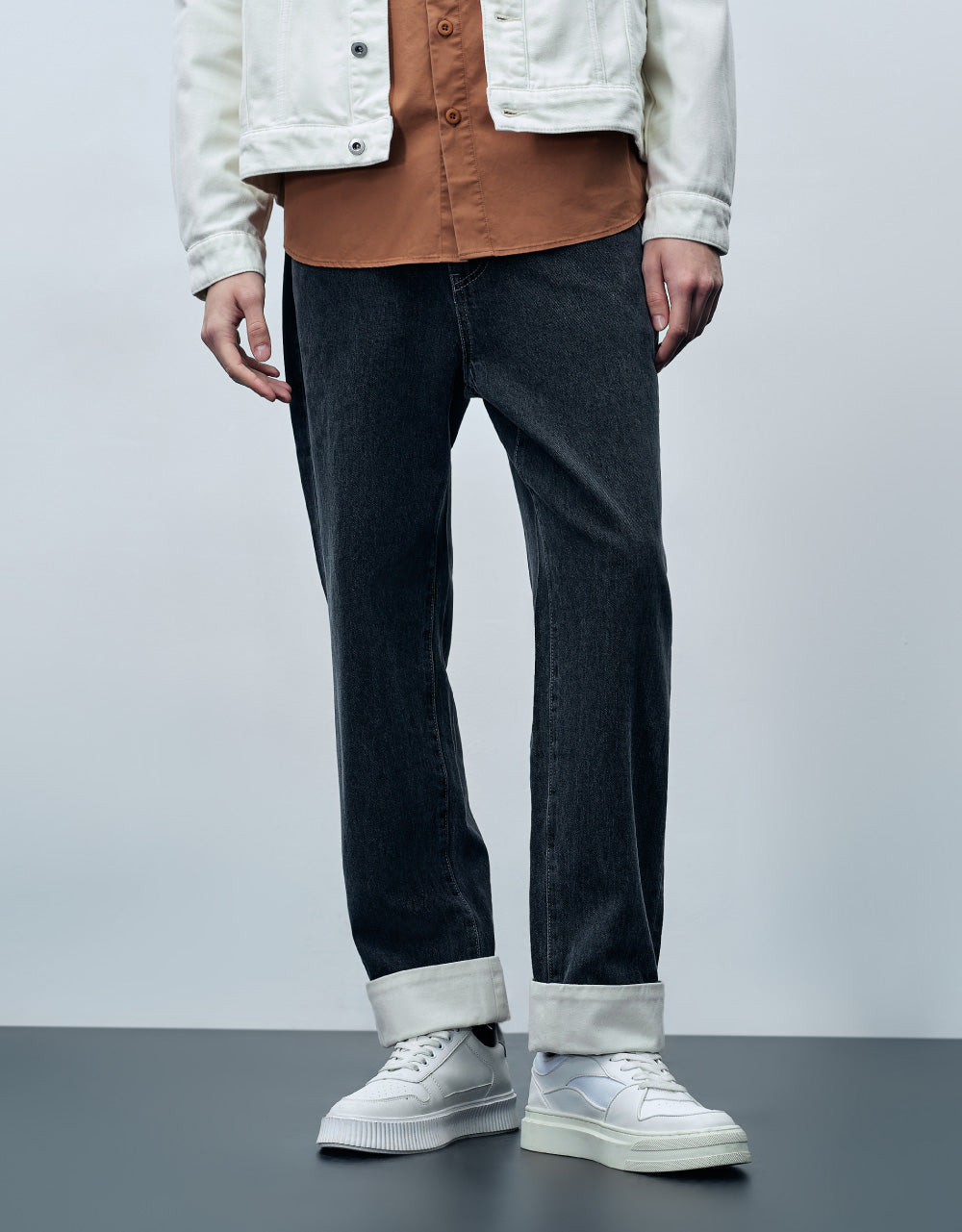 Loose Straight Jeans