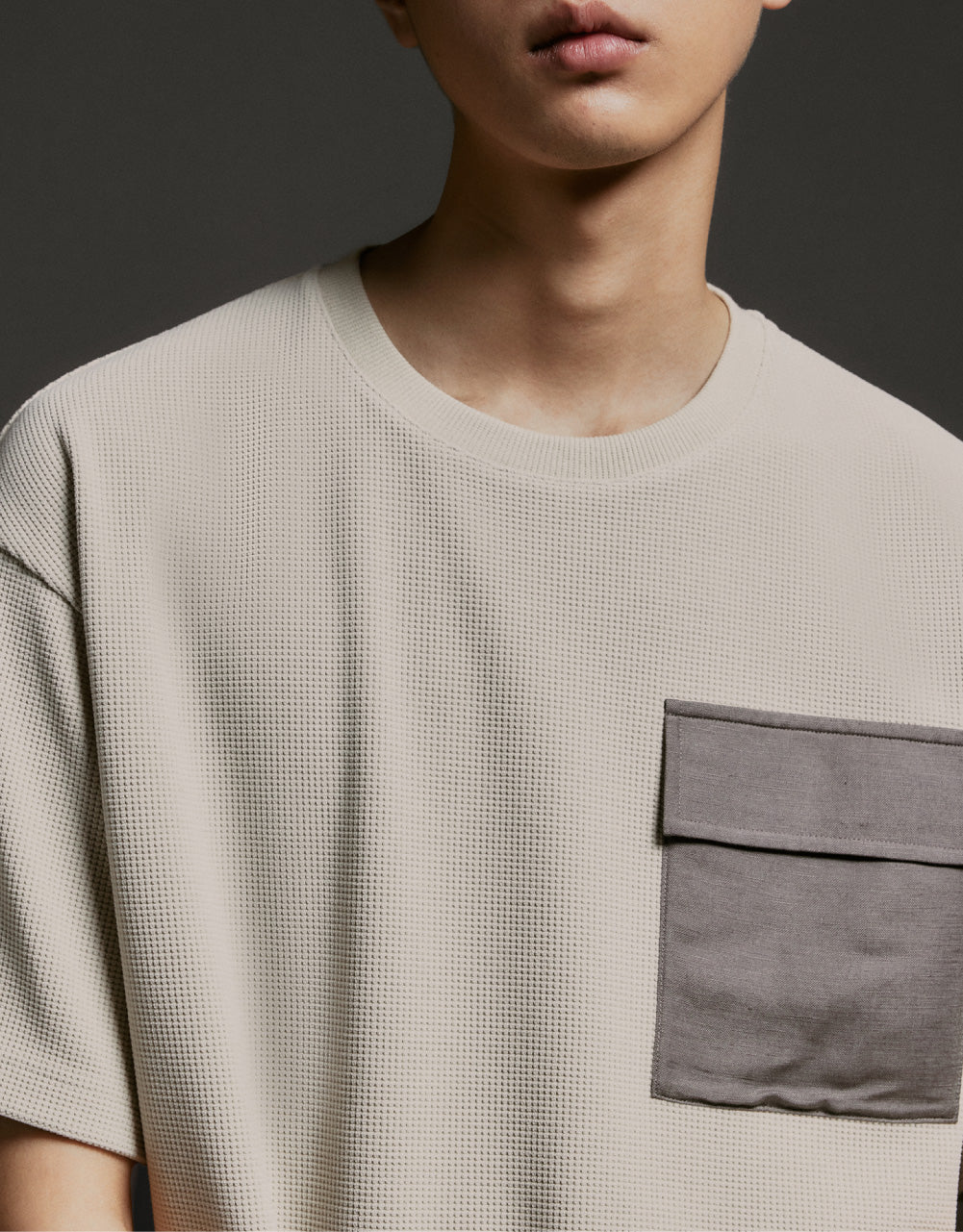 Fake Flap Pocket Textrued T-Shirt