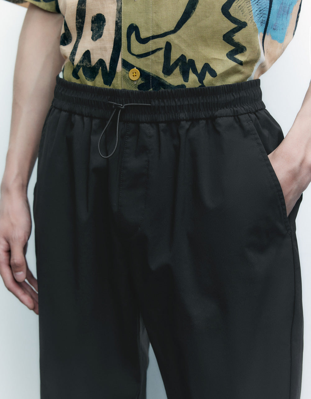 Low-Cut Uppers Jogger Pants