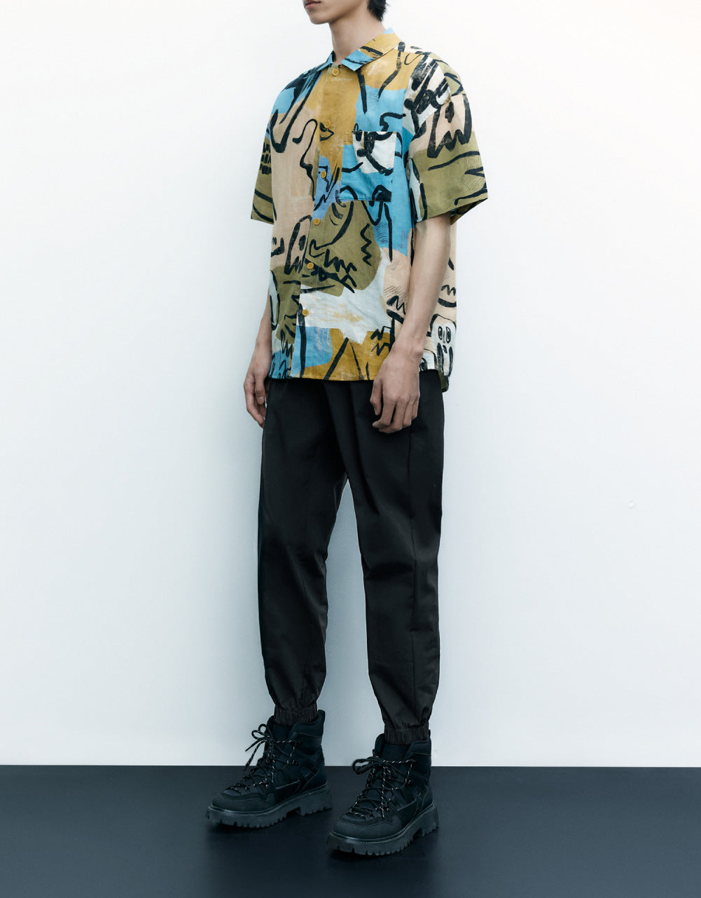 Low-Cut Uppers Jogger Pants