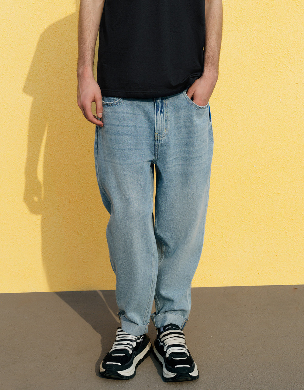 Roll Up Hem Carrot Fit Jeans