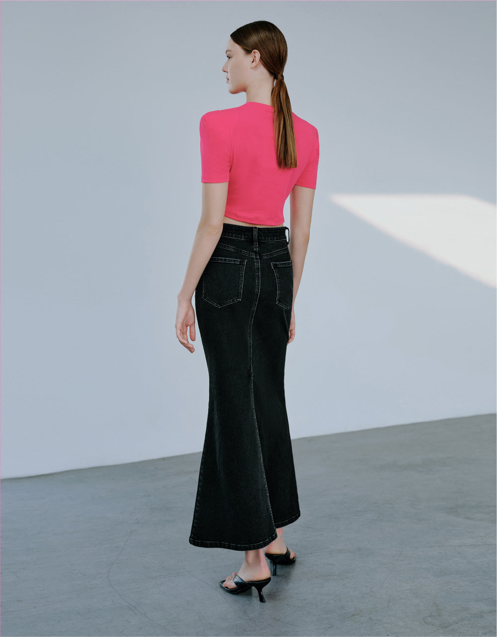 Standard Sleeve Crew Neck Skinny Tee