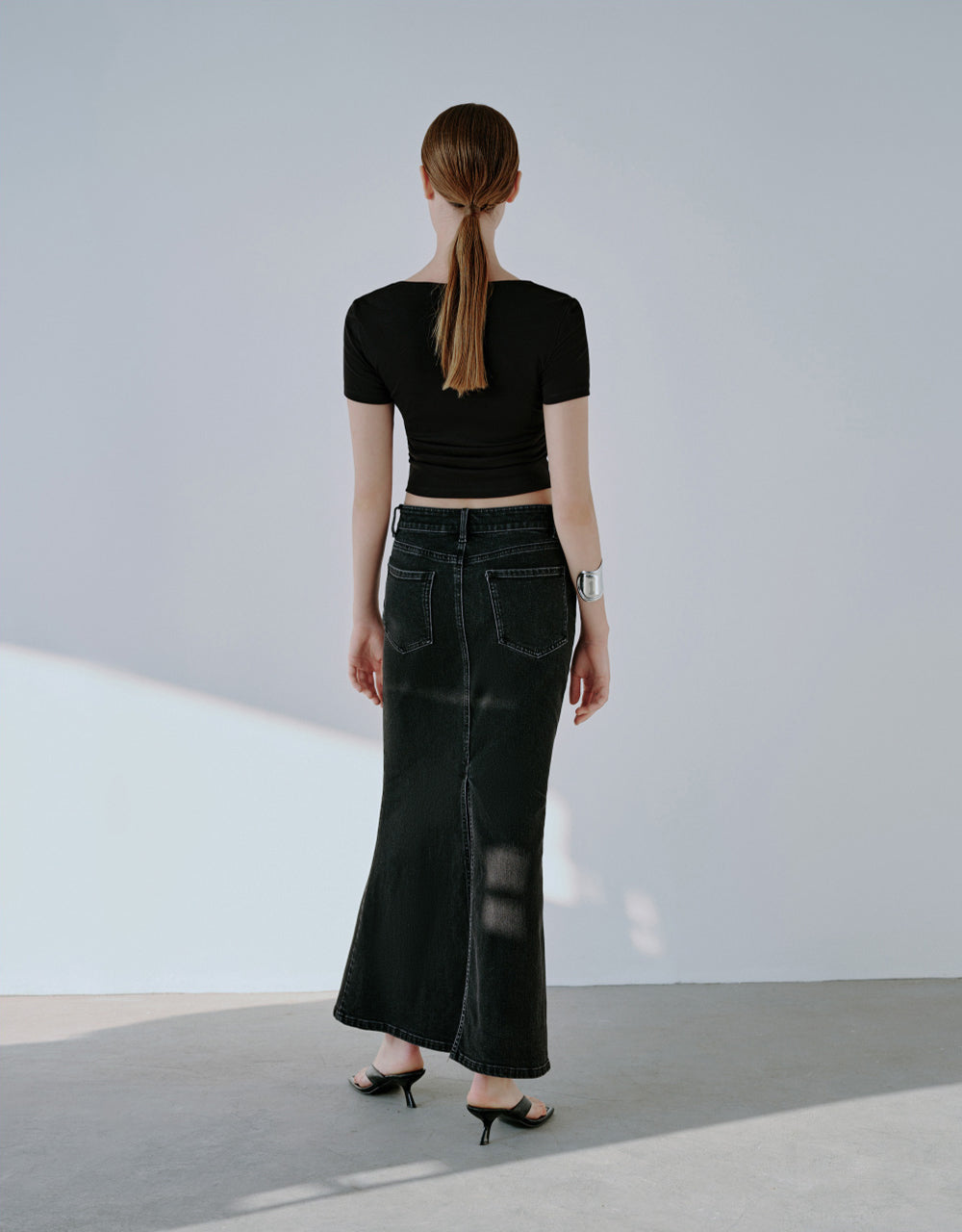 Square-cut Collar Skinny T-Shirt