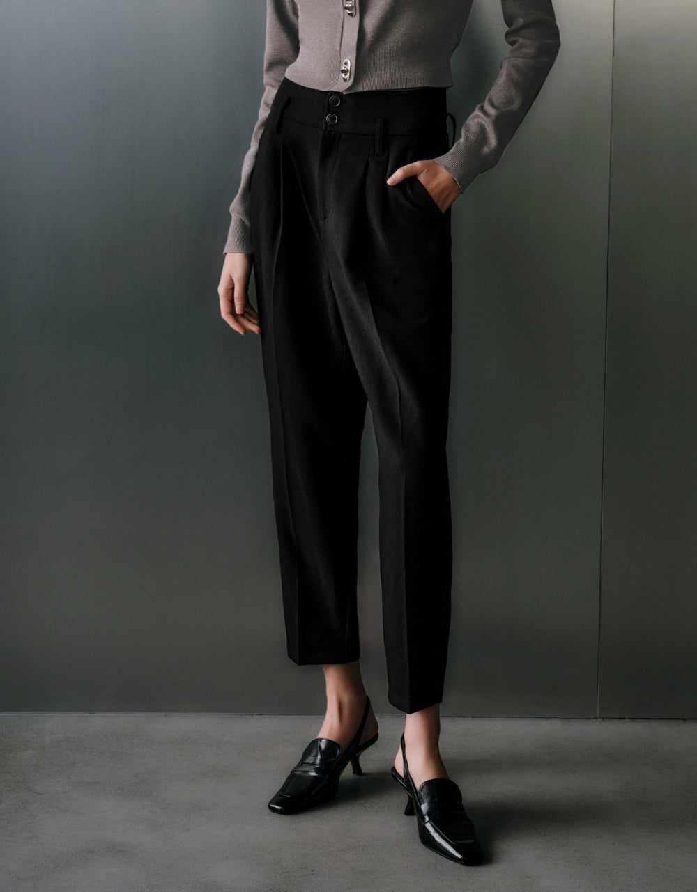 Carrot Fit Trousers