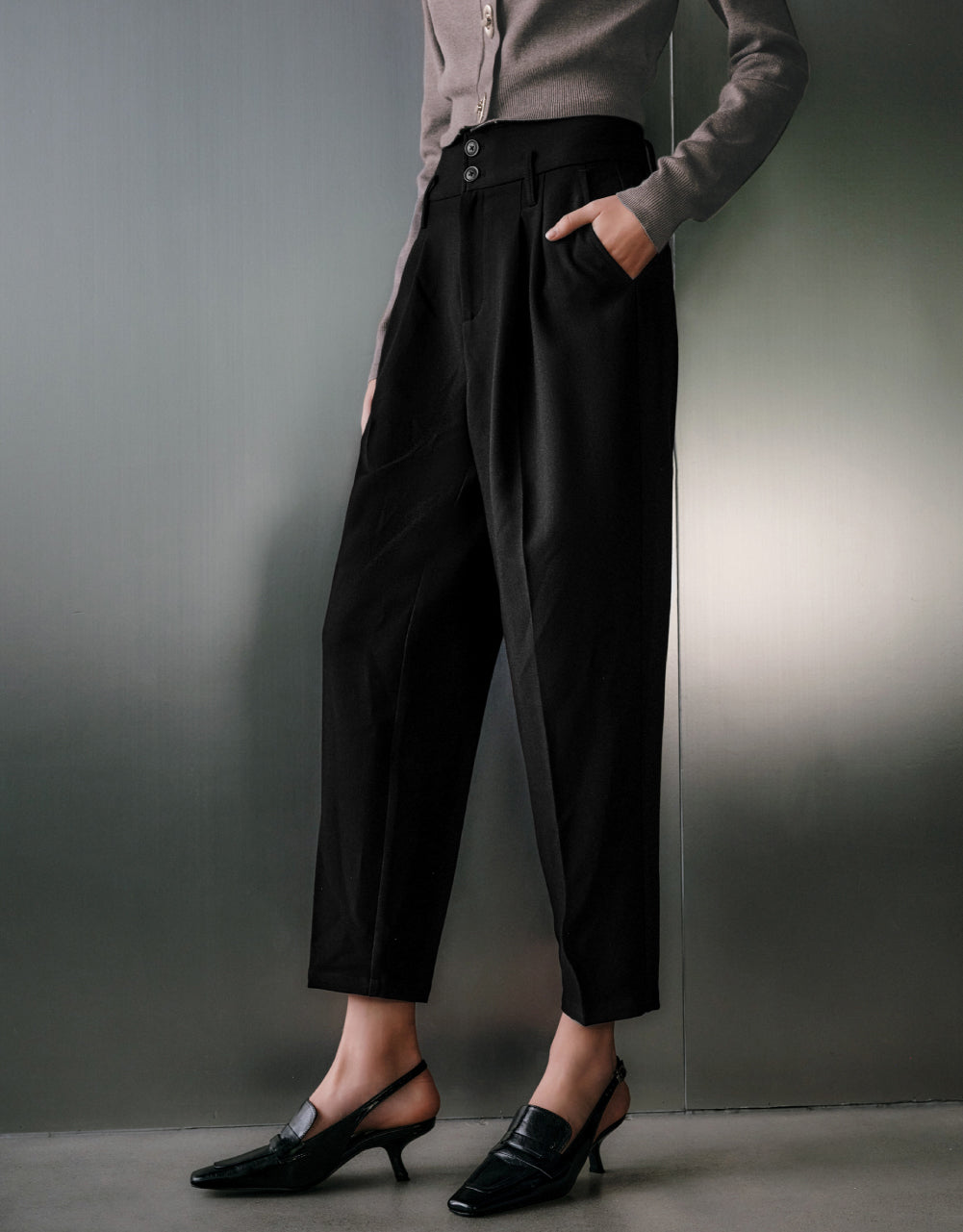 Carrot Fit Trousers