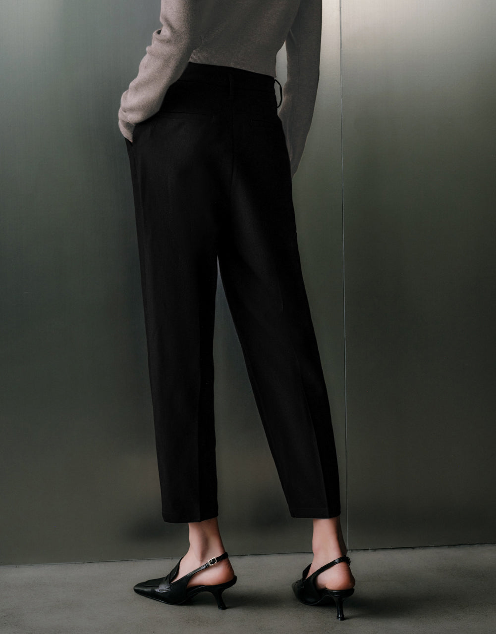 Carrot Fit Trousers