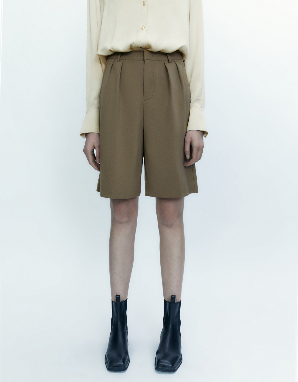 Glamor Mid-Waist Shorts