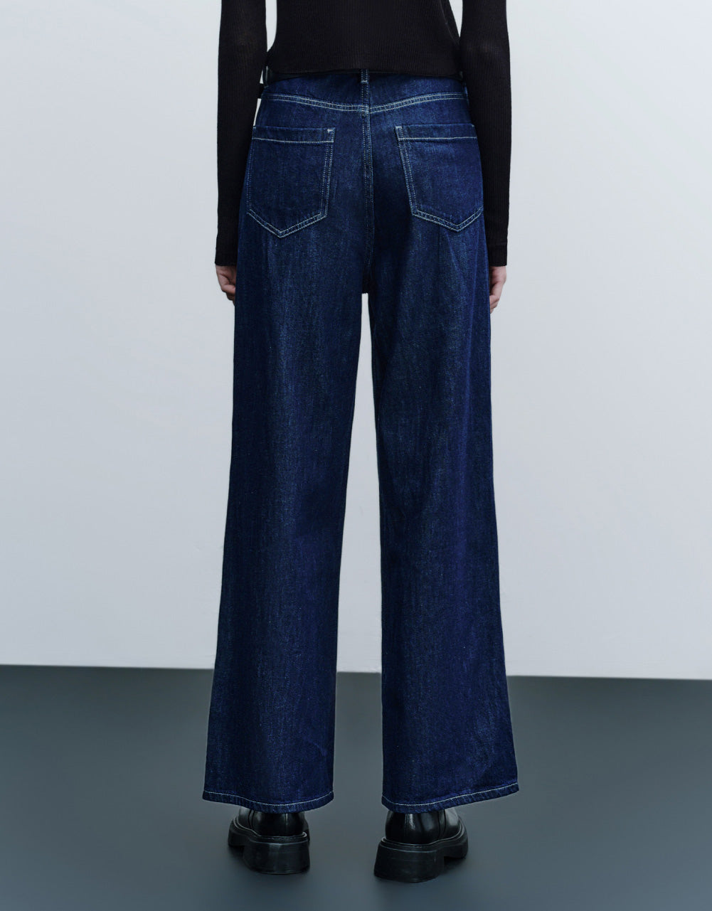 Wide-Leg Jeans