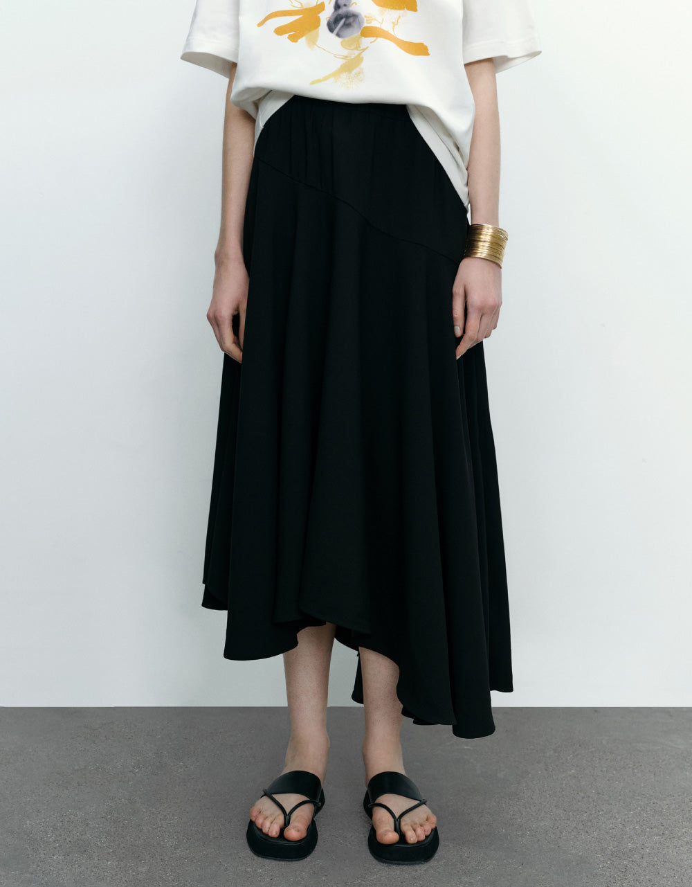 Elastic Waist Asymmetric Skirt