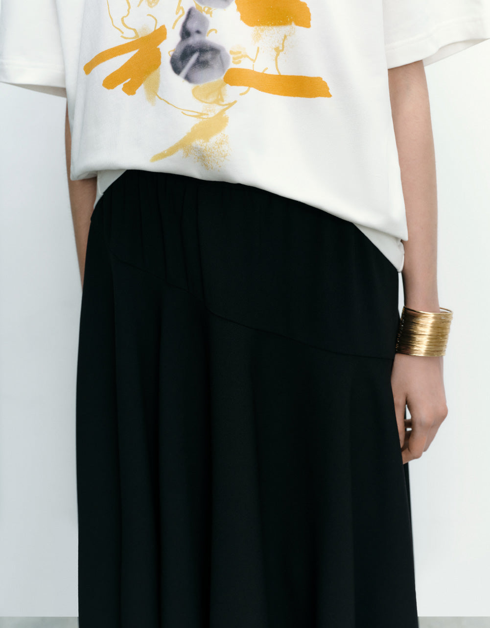 Elastic Waist Asymmetric Skirt