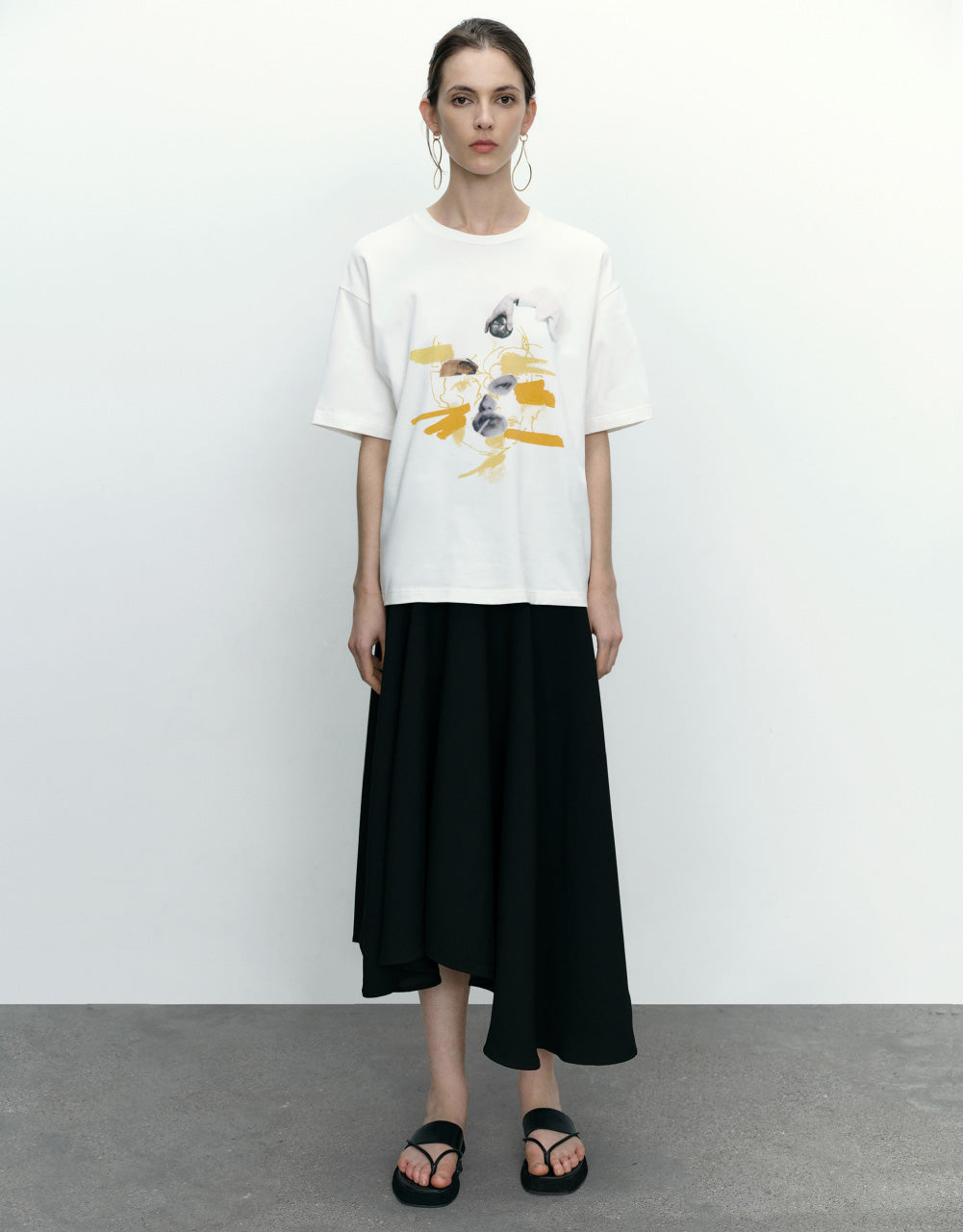 Elastic Waist Asymmetric Skirt