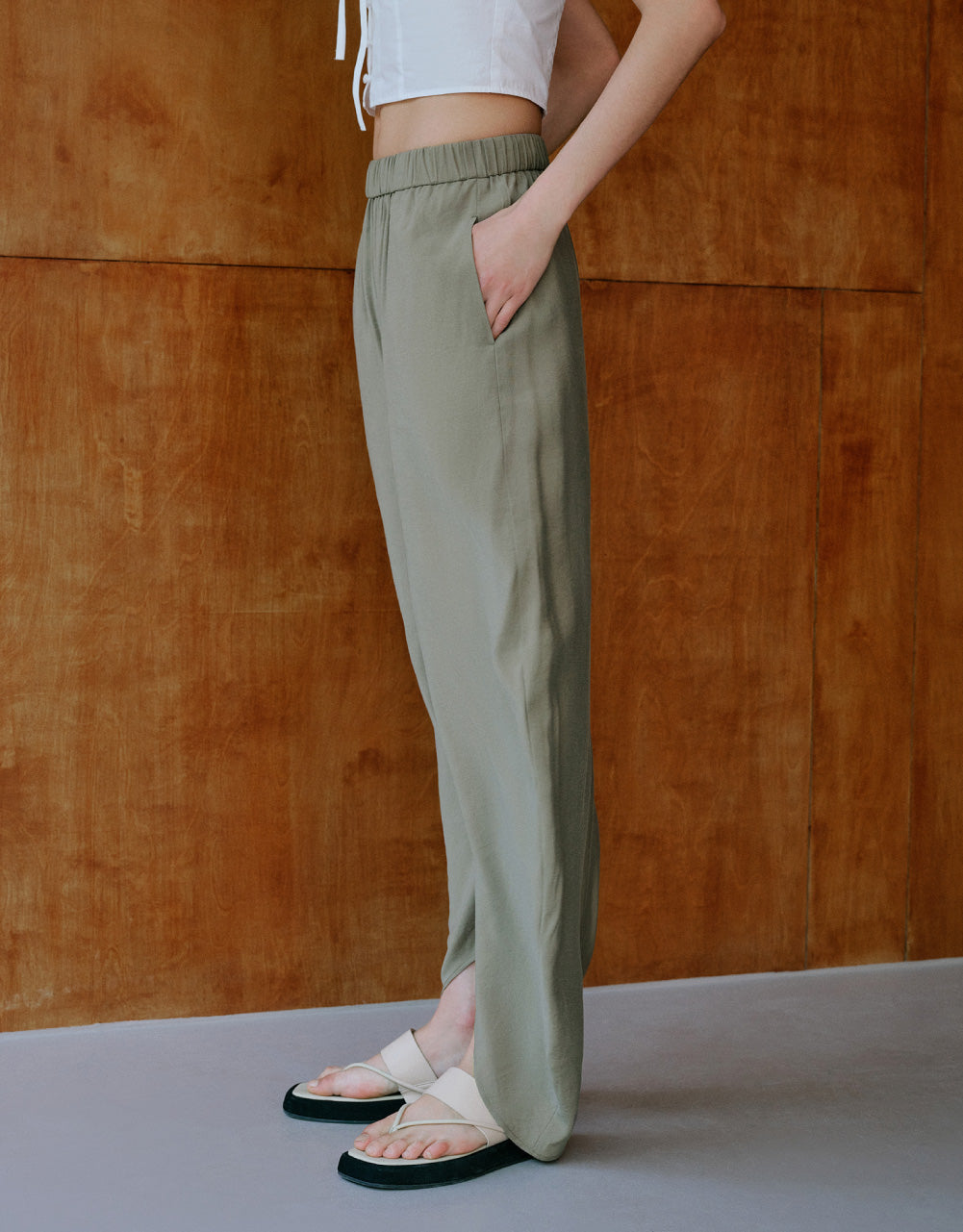 Mid-Length Carrot Fit Pants