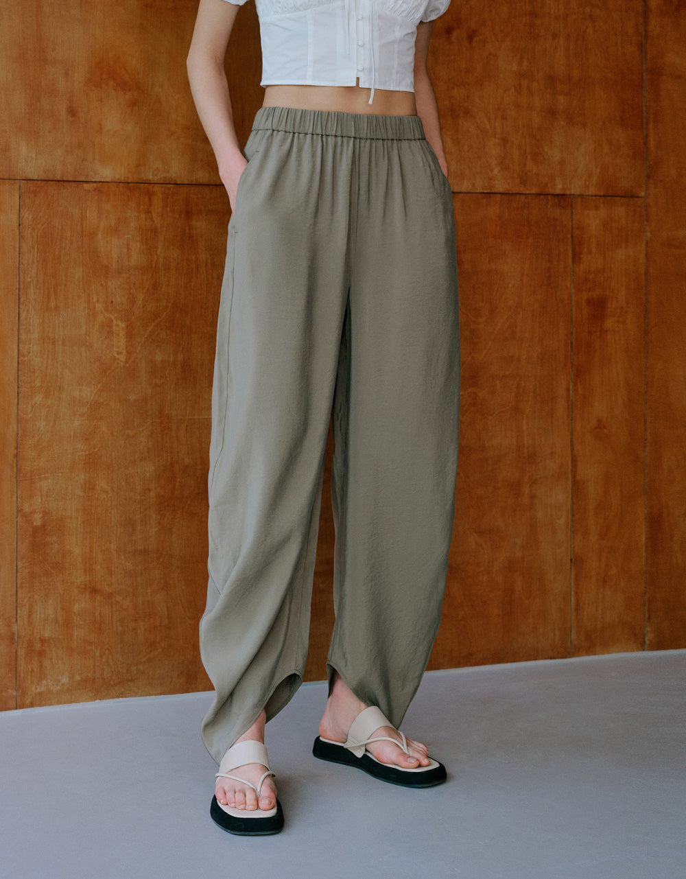 Mid-Length Carrot Fit Pants
