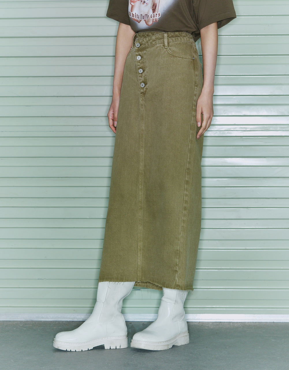 Slanted Button Midi Denim Skirt
