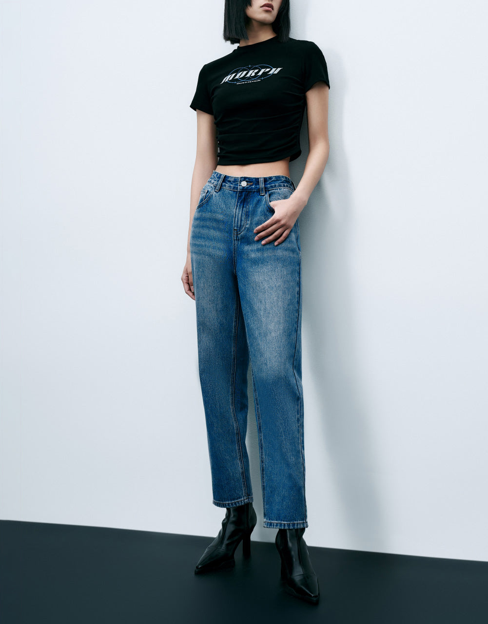 Mid-Waist Carrot Fit Jeans