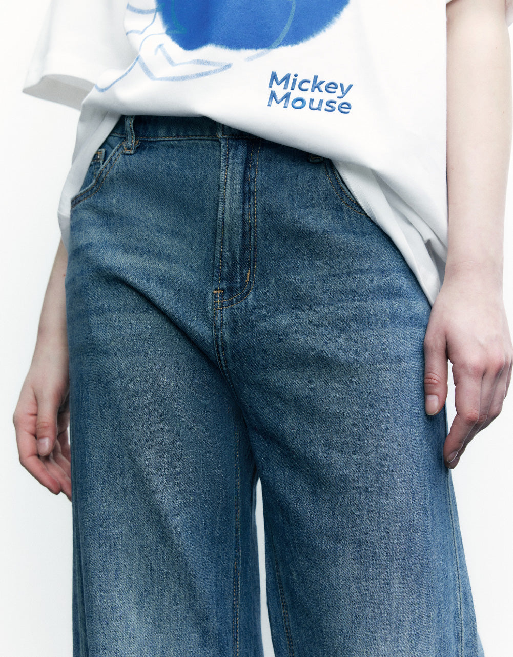 Mid-Waist Jeans